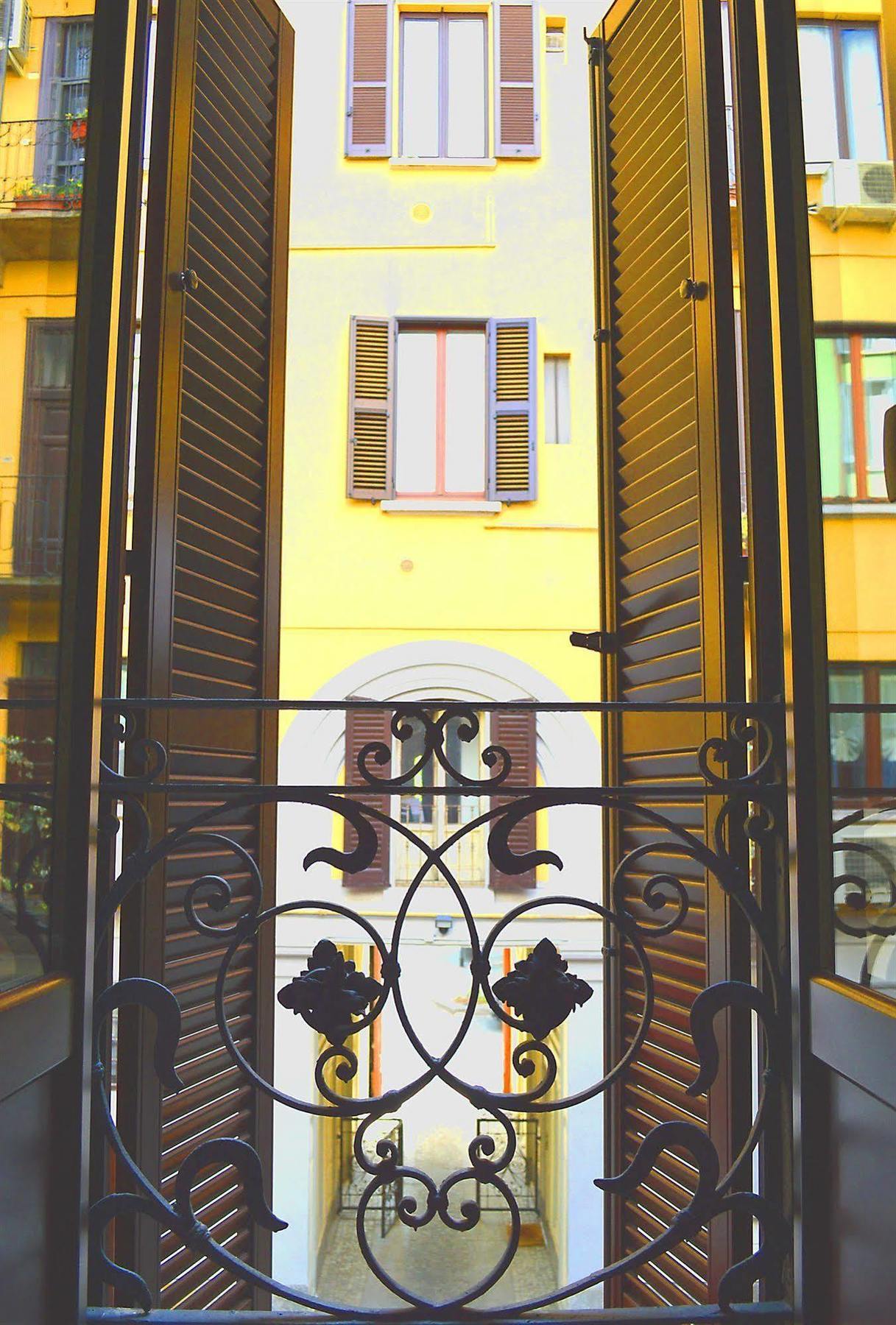 Room Inn Milan Bagian luar foto